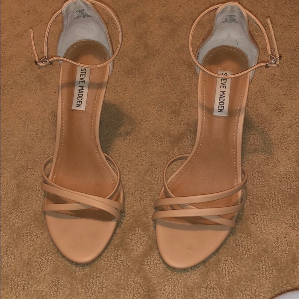 STEVE MADDEN n Fillmore nude heel. Size 91/2